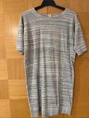 Banana Republic Short-Sleeve Dress  Space-Dye Tee in Gray